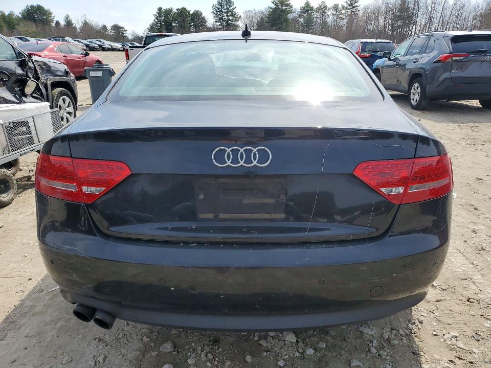 2011 Audi A5 მანქანა იყიდება აუქციონზე, vin: WAUVFAFRXBA084287, აუქციონის ნომერი: 47696936
