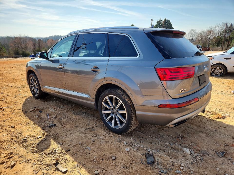 2017 Audi Q7 მანქანა იყიდება აუქციონზე, vin: WA1VAAF73HD057563, აუქციონის ნომერი: 79783035