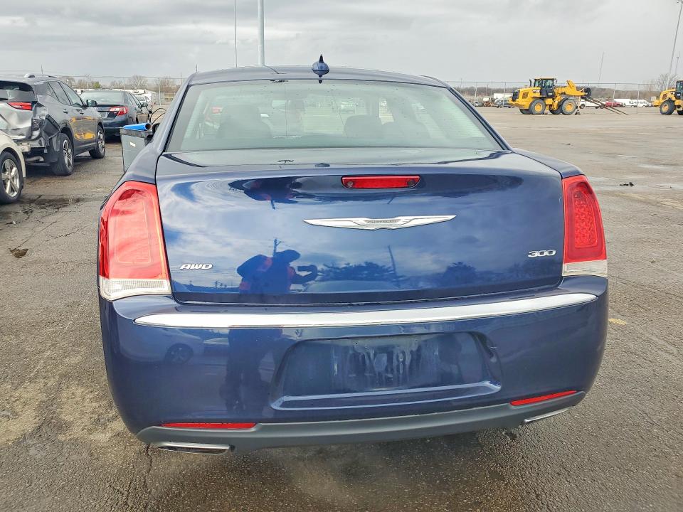 Продажа на аукционе авто 2015 Chrysler 300, vin: 2C3CCARG9FH923211, номер лота: 41978346
