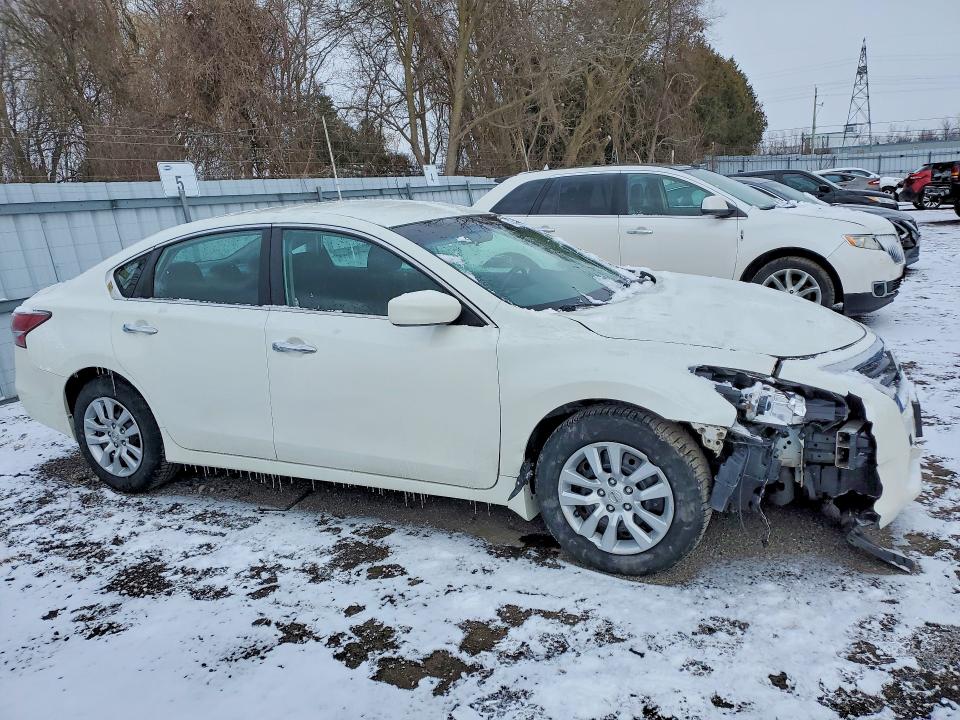 2014 Nissan Altima მანქანა იყიდება აუქციონზე, vin: 1N4AL3AP2EN241342, აუქციონის ნომერი: 41686816