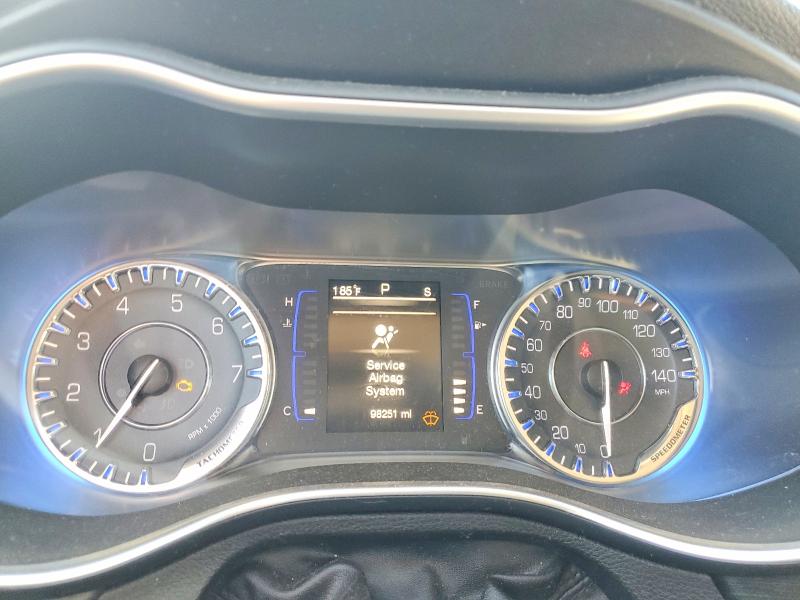 2015 Chrysler 200 მანქანა იყიდება აუქციონზე, vin: 1C3CCCAB9FN689672, აუქციონის ნომერი: 45950336