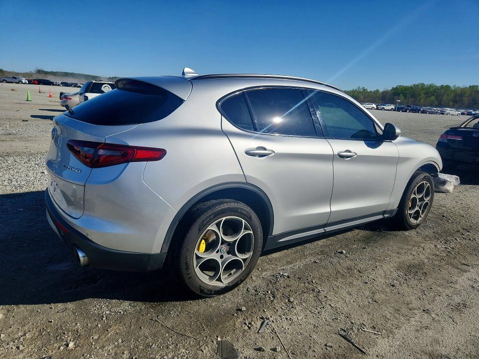 2018 Alfa Romeo Stelvio მანქანა იყიდება აუქციონზე, vin: ZASFAKPN9J7B78686, აუქციონის ნომერი: 46188516