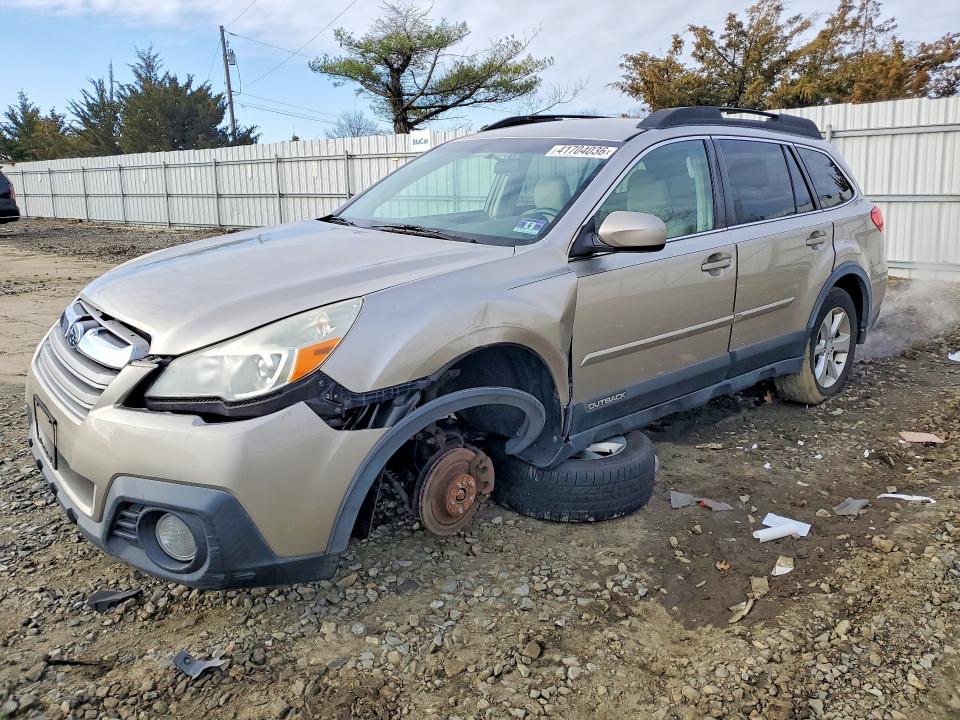41704036 :رقم المزاد ، 4S4BRBCCXE3267938 vin ، 2014 Subaru Outback مزاد بيع
