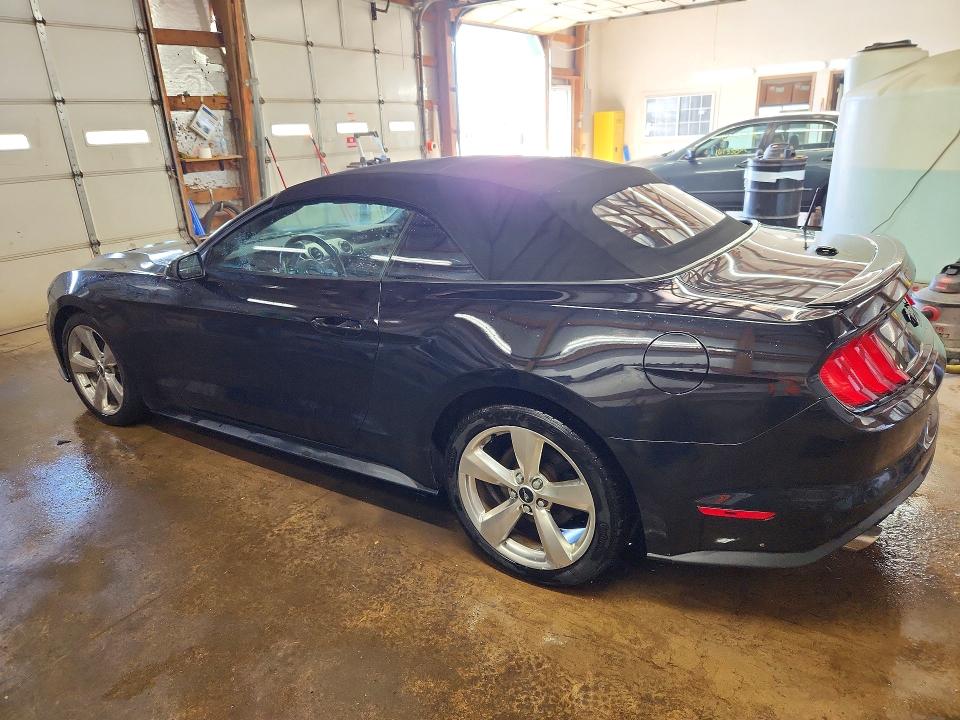 47021286 :رقم المزاد ، 1FATP8UH1J5112159 vin ، 2018 Ford Mustang مزاد بيع