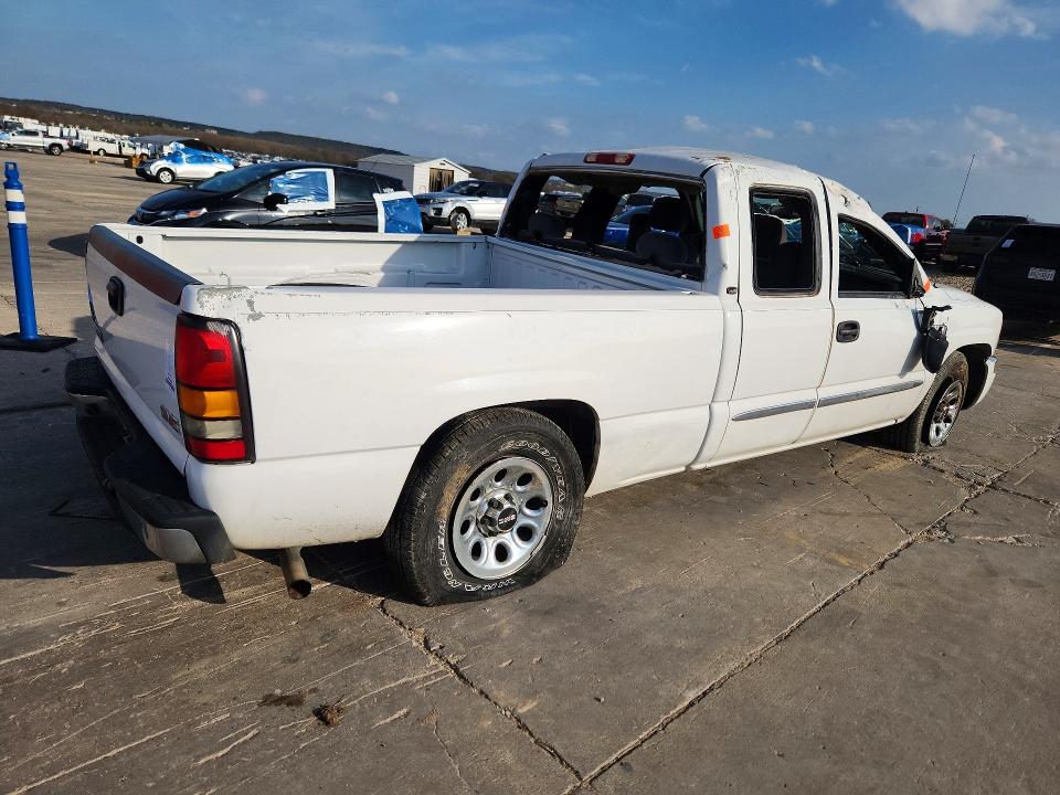 Продажа на аукционе авто 2005 Gmc New Sierra, vin: 2GTEC19V451177969, номер лота: 45627636