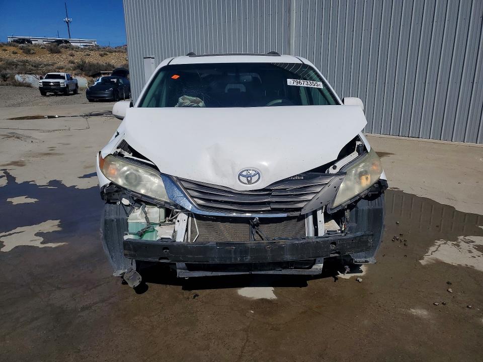 2011 Toyota Sienna მანქანა იყიდება აუქციონზე, vin: 5TDYK3DC8BS122253, აუქციონის ნომერი: 79673355