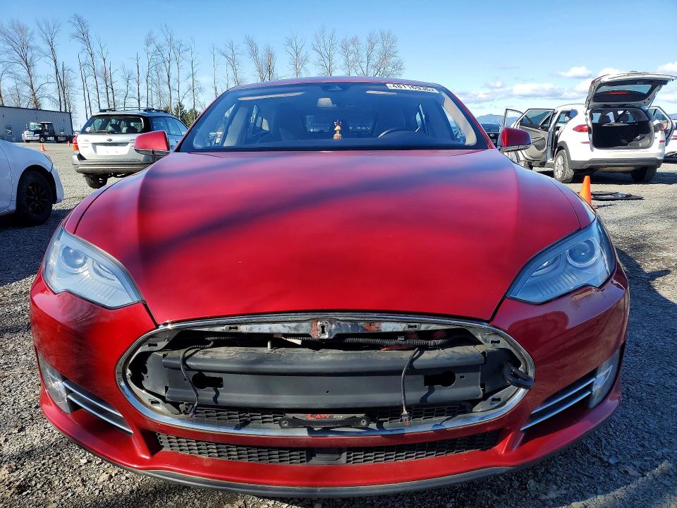 Продажа на аукционе авто 2015 Tesla Model S, vin: 5YJSA1H16FFP78354, номер лота: 48116936