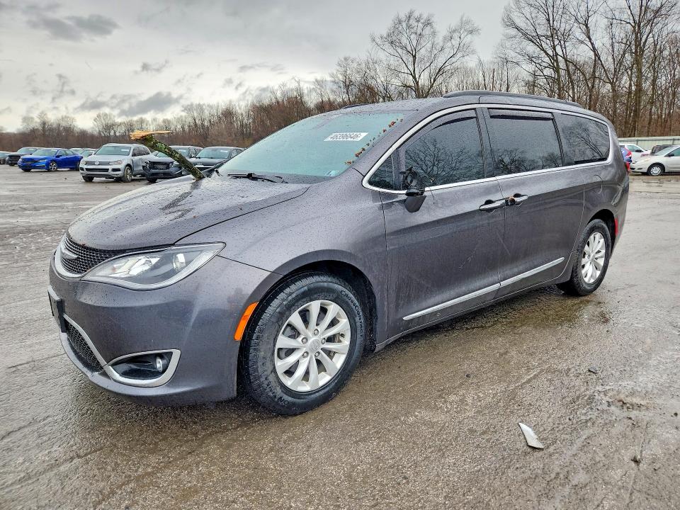 46396646 :رقم المزاد ، 2C4RC1BG9HR744793 vin ، 2017 Chrysler Pacifica مزاد بيع