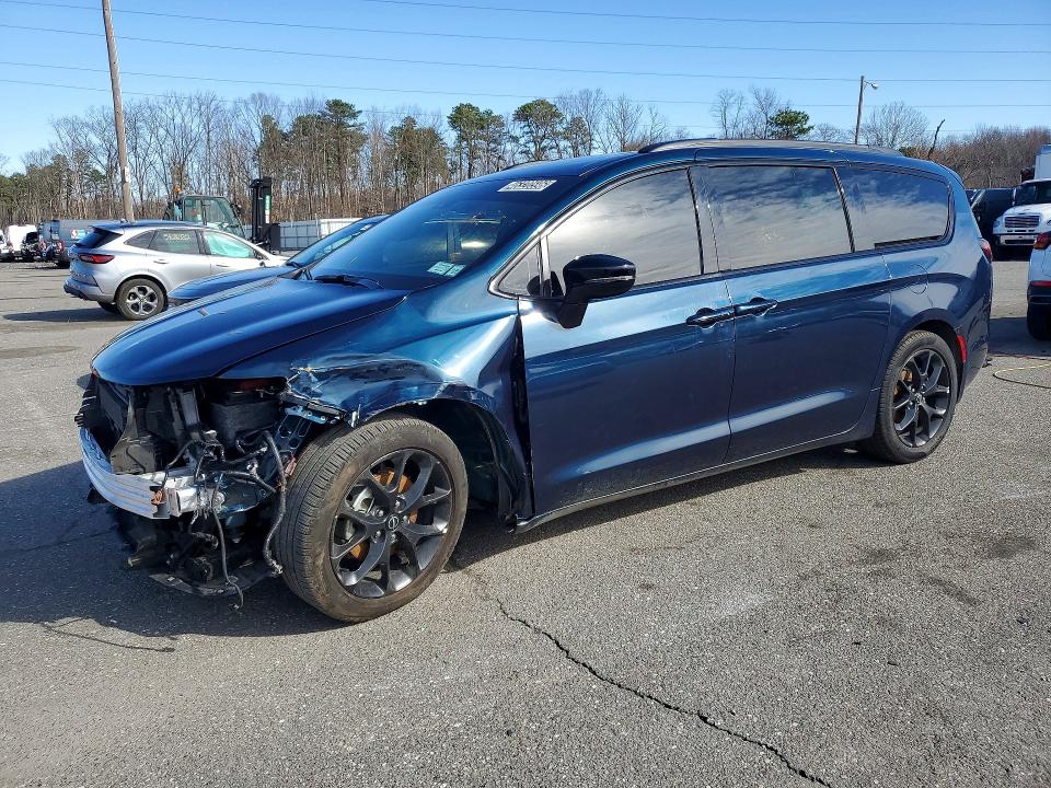 Auction sale of the 2025 Chrysler Pacifica, vin: 2C4RC1GG2SR564846, lot number: 46320596