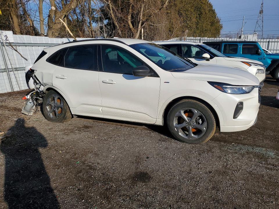 47096546 :رقم المزاد ، 1FMCU9MZ1RUB62462 vin ، 2024 Ford Escape مزاد بيع