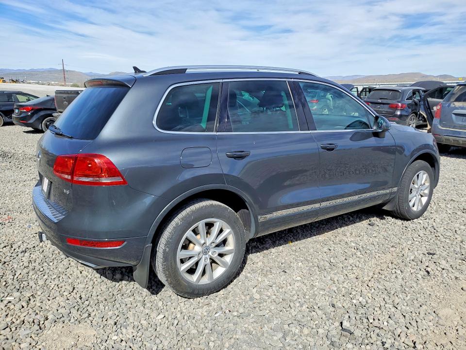46917066 :رقم المزاد ، WVGEF9BP2ED010687 vin ، 2014 Volkswagen Touareg مزاد بيع