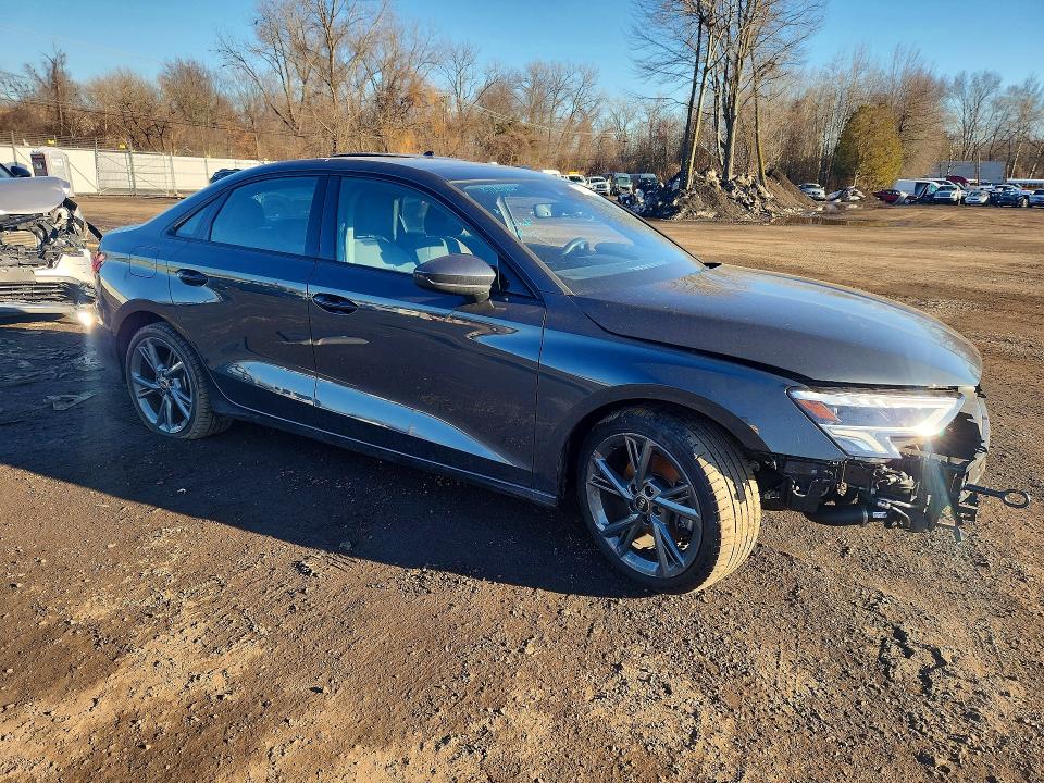 79770515 :رقم المزاد ، WAUGUDGY1RA084856 vin ، 2024 Audi A3 مزاد بيع