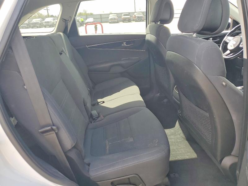 47378686 :رقم المزاد ، 5XYPGDA35GG040878 vin ، 2016 Kia Sorento مزاد بيع