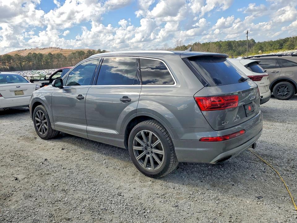 Продажа на аукционе авто 2017 Audi Q7, vin: WA1LAAF77HD019700, номер лота: 79977895