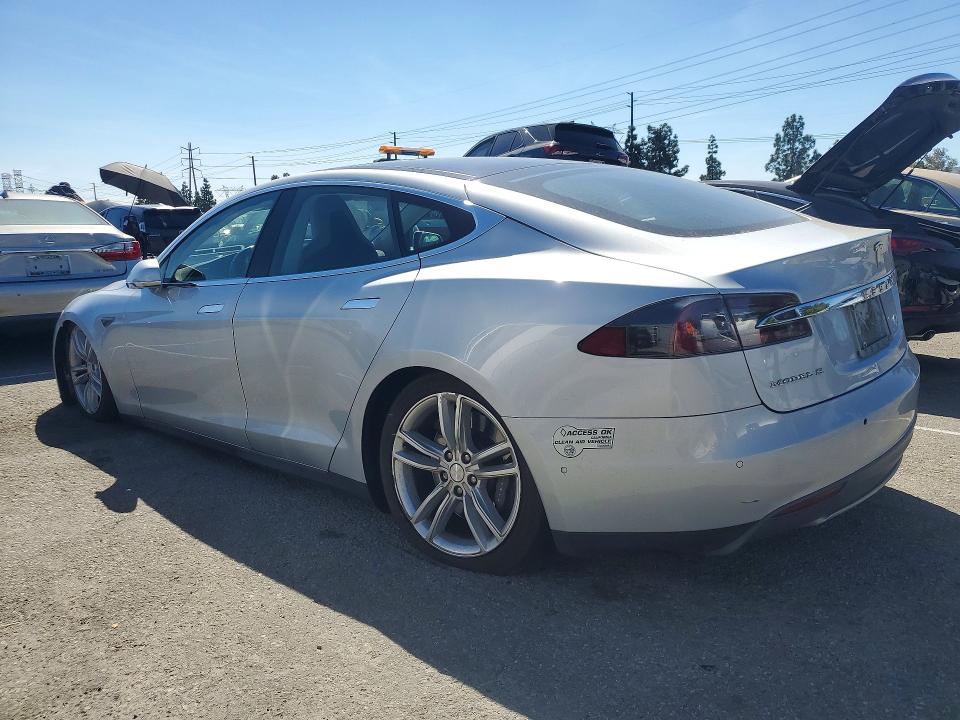 46543546 :رقم المزاد ، 5YJSA1E26FF113287 vin ، 2015 Tesla Model S مزاد بيع