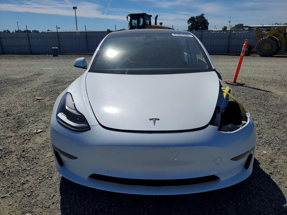 2022 Tesla Model 3 მანქანა იყიდება აუქციონზე, vin: 5YJ3E1EB5NF171365, აუქციონის ნომერი: 47084066