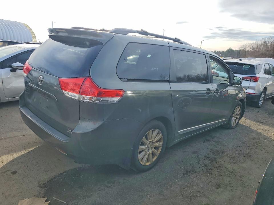 Продажа на аукционе авто 2013 Toyota Sienna, vin: 5TDJK3DC2DS060224, номер лота: 46867336