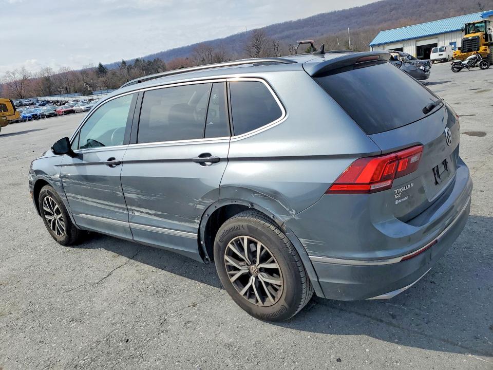 46870796 :رقم المزاد ، 3VV2B7AX5JM196671 vin ، 2018 Volkswagen Tiguan مزاد بيع