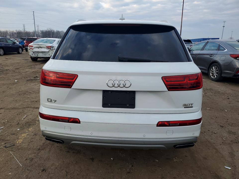 46557976 :رقم المزاد ، WA1LAAF73HD028197 vin ، 2017 Audi Q7 مزاد بيع