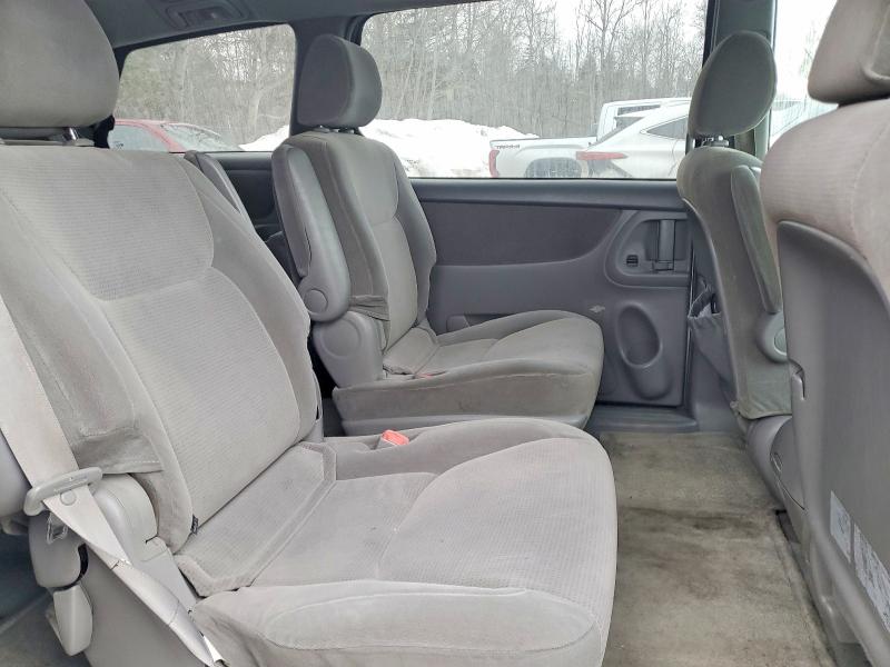 2004 Toyota Sienna მანქანა იყიდება აუქციონზე, vin: 5TDZA23C14S020072, აუქციონის ნომერი: 79369765