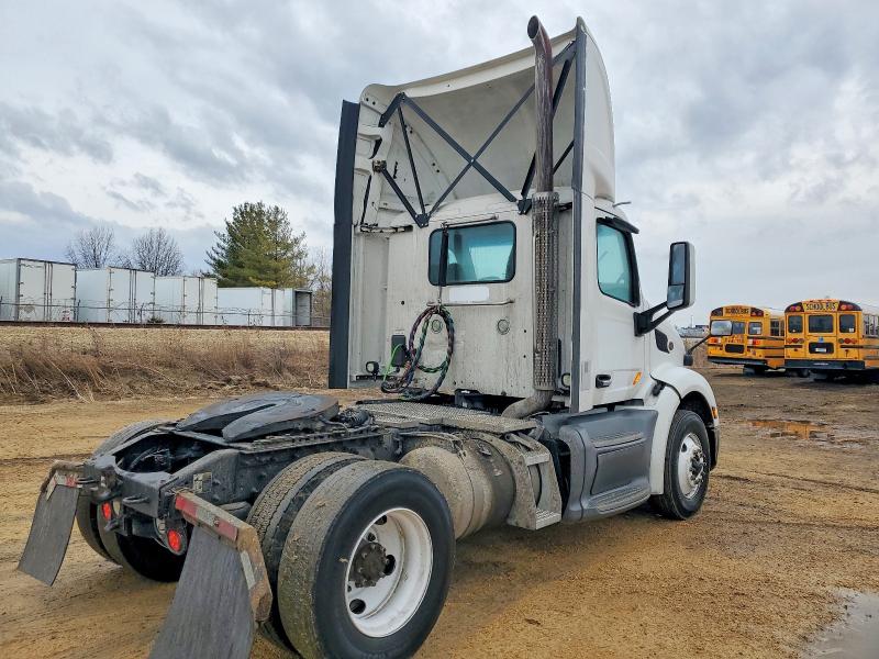 Auction sale of the 2018 Peterbilt 579, vin: 1XPBA48X7JD429062, lot number: 77517665