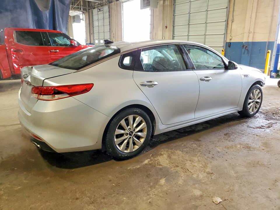 2017 Kia Optima მანქანა იყიდება აუქციონზე, vin: 5XXGT4L36HG161708, აუქციონის ნომერი: 79782225