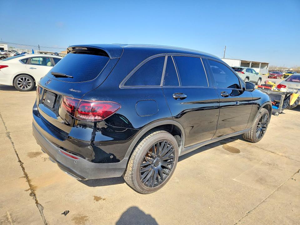 46137876 :رقم المزاد ، W1N0G8EB5MV313471 vin ، 2021 Mercedes-benz Glc مزاد بيع