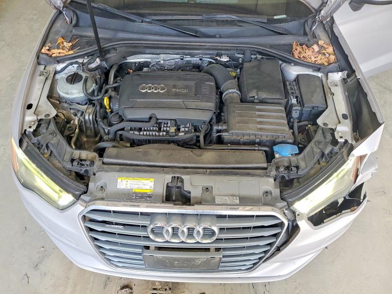 Продажа на аукционе авто 2015 Audi A3, vin: WAUEFGFF8F1010980, номер лота: 45684396