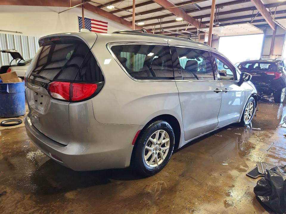 46334906 :رقم المزاد ، 2C4RC1DGXLR262002 vin ، 2020 Chrysler Voyager مزاد بيع