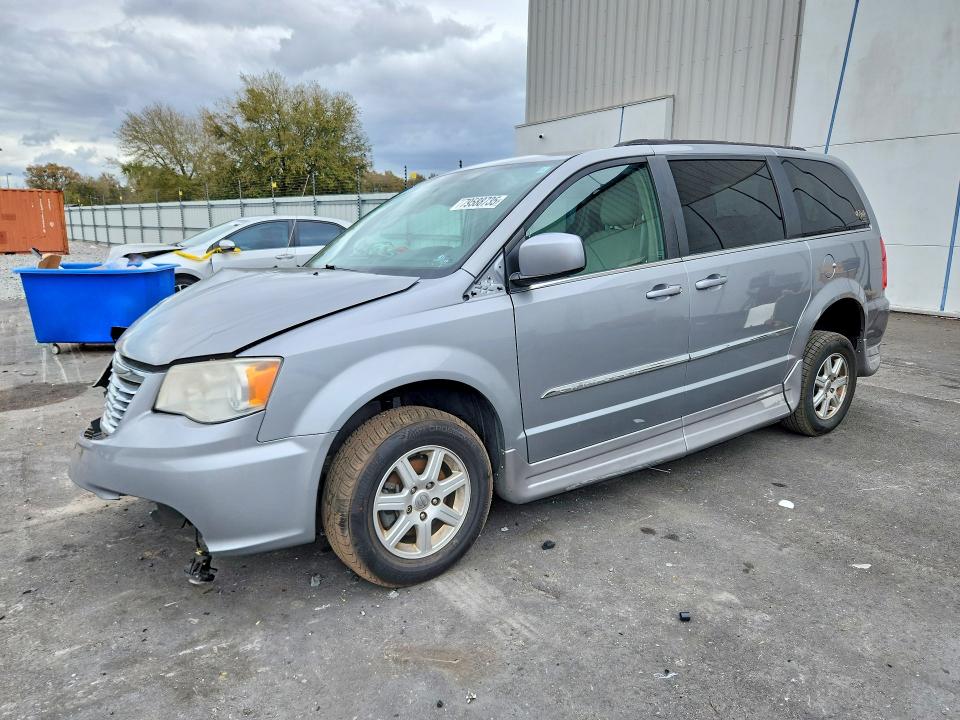 79588735 :رقم المزاد ، 2C4RC1BG0DR555704 vin ، 2013 Chrysler Town & Country مزاد بيع