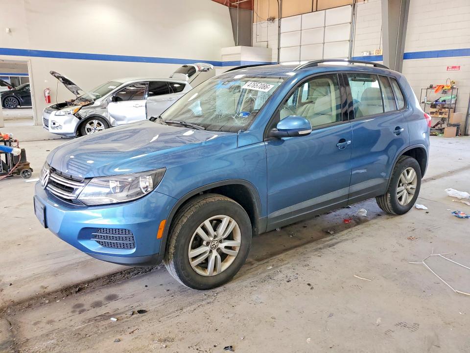 2017 Volkswagen Tiguan მანქანა იყიდება აუქციონზე, vin: WVGAV7AX9HW510104, აუქციონის ნომერი: 47657086