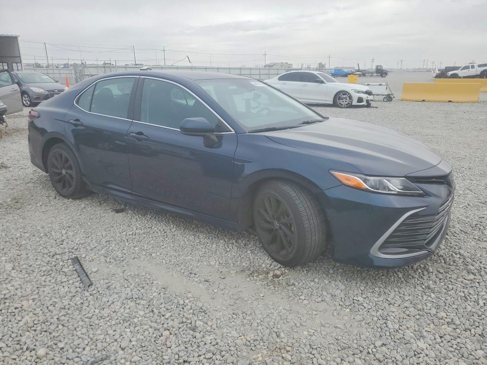 Продаж на аукціоні авто 2021 Toyota Camry, vin: 4T1C11AK5MU607344, номер лоту: 48196736