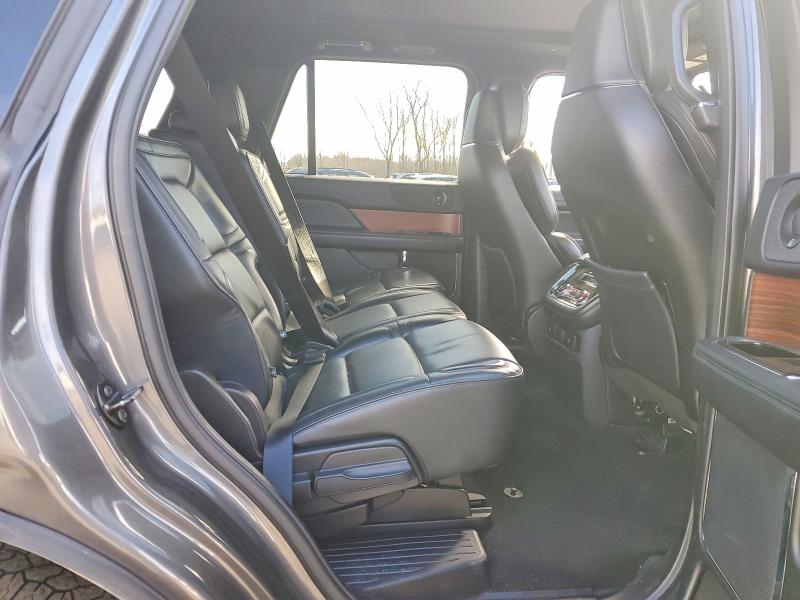 52972776 :رقم المزاد ، 5LMJJ2LT4JEL19370 vin ، 2018 Lincoln Navigator مزاد بيع