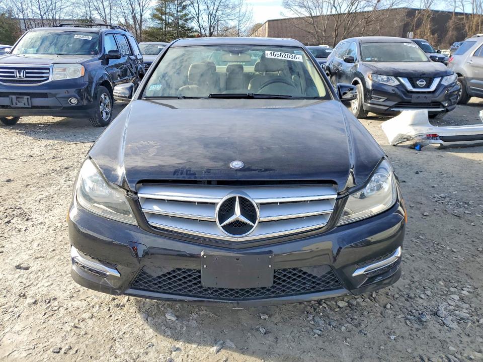 Продажа на аукционе авто 2012 Mercedes-benz C, vin: WDDGF8BB4CR228860, номер лота: 46562036
