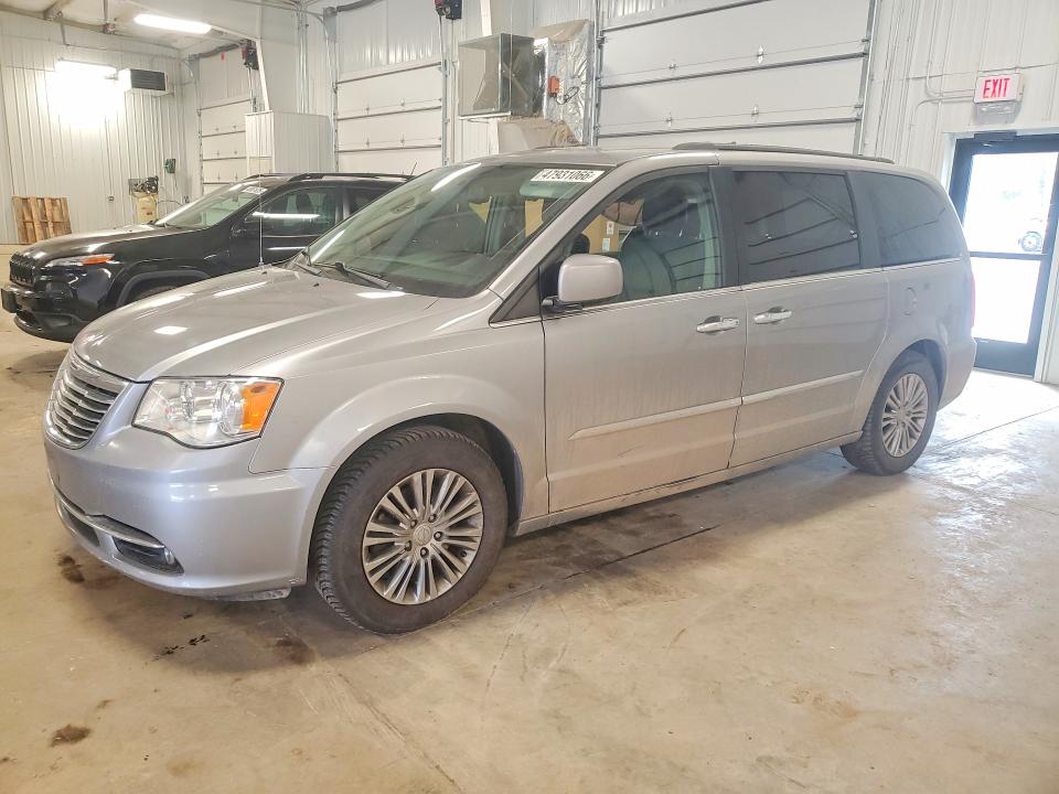 2016 Chrysler Town & Country მანქანა იყიდება აუქციონზე, vin: 2C4RC1CG8GR285530, აუქციონის ნომერი: 47931066