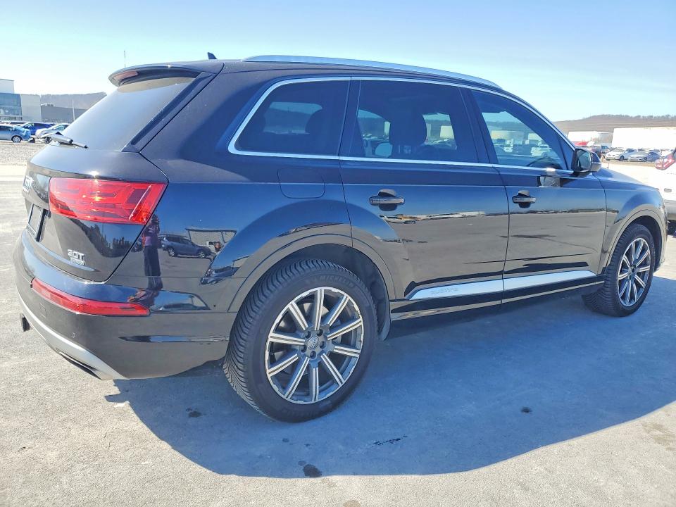 Продаж на аукціоні авто 2018 Audi Q7, vin: WA1VAAF78JD015556, номер лоту: 46576036