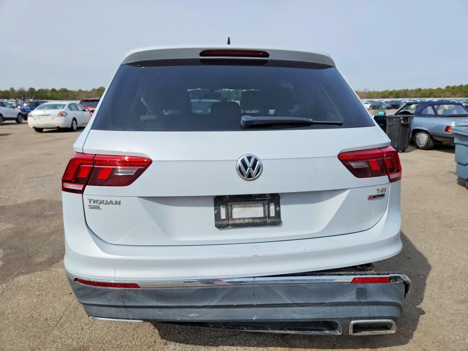 Продаж на аукціоні авто 2018 Volkswagen Tiguan, vin: 3VV2B7AX2JM040443, номер лоту: 47304006