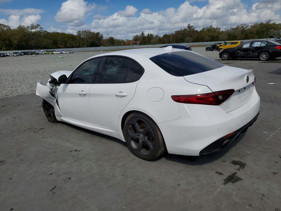 54024976 :رقم المزاد ، ZARFAEBN3H7535619 vin ، 2017 Alfa Romeo Giulia مزاد بيع