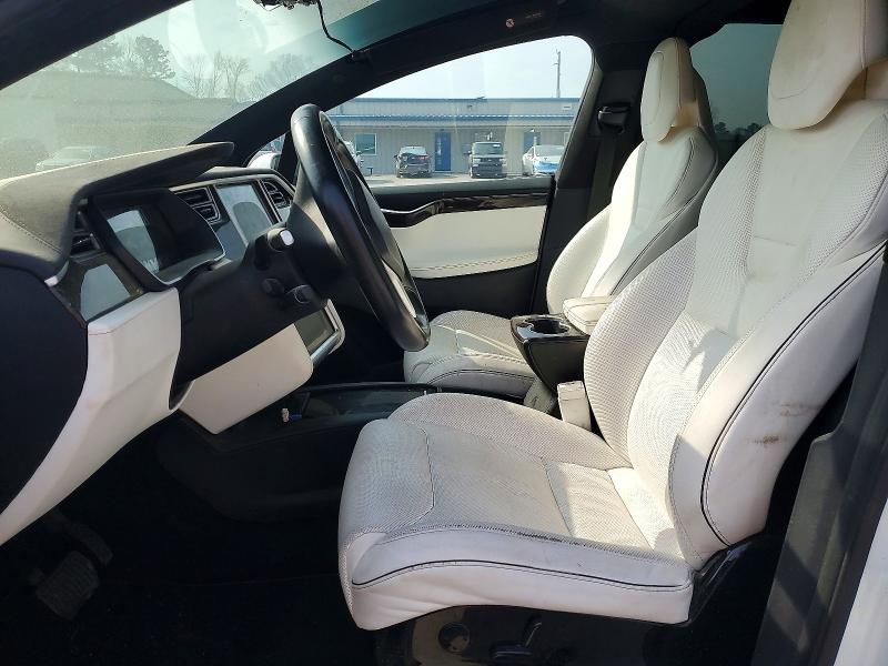 45672596 :رقم المزاد ، 5YJXCBE25GF022017 vin ، 2016 Tesla Model X مزاد بيع