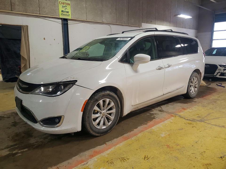 79398555 :رقم المزاد ، 2C4RC1BG4HR613481 vin ، 2017 Chrysler Pacifica مزاد بيع
