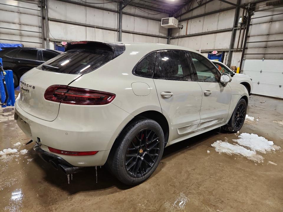 46001196 :رقم المزاد ، WP1AG2A50JLB60013 vin ، 2018 Porsche Macan مزاد بيع