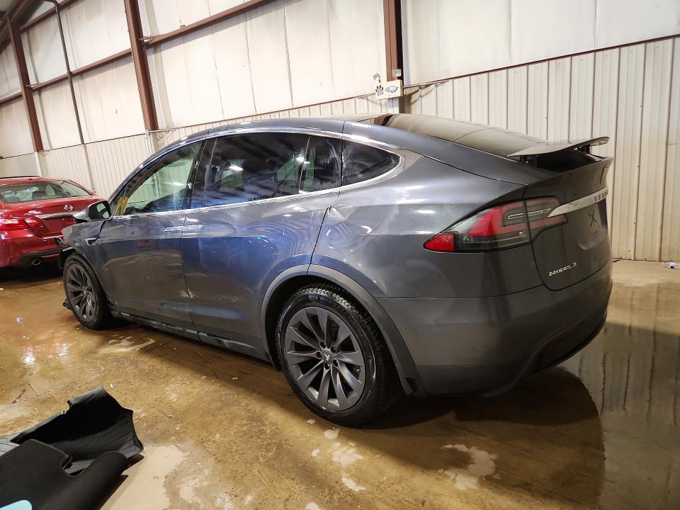 46613306 :رقم المزاد ، 5YJXCDE26JF132416 vin ، 2018 Tesla Model X مزاد بيع