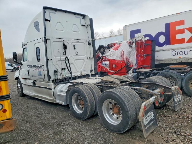 46807626 :رقم المزاد ، 3AKJHHDR8JSKA0959 vin ، 2018 Freightliner Cascadia 126 مزاد بيع