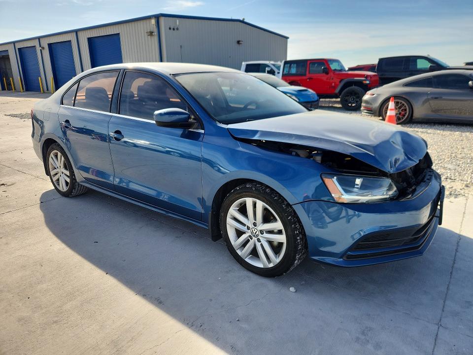 2017 Volkswagen Jetta მანქანა იყიდება აუქციონზე, vin: 3VW167AJ2HM357334, აუქციონის ნომერი: 46562356