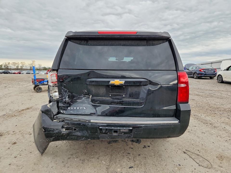 Продажа на аукционе авто 2015 Chevrolet Suburban, vin: 1GNSKKKC3FR676802, номер лота: 47738076