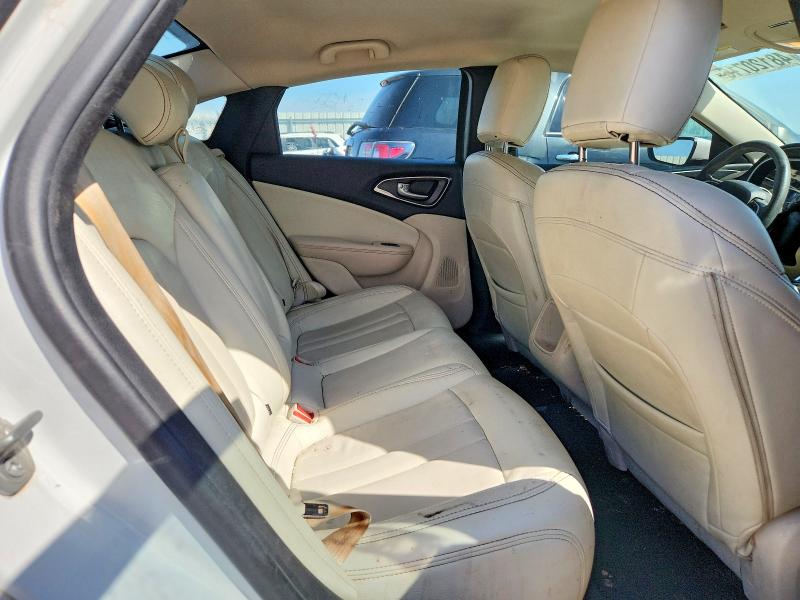 48120716 :رقم المزاد ، 1C3CCCAB9FN652749 vin ، 2015 Chrysler 200 مزاد بيع
