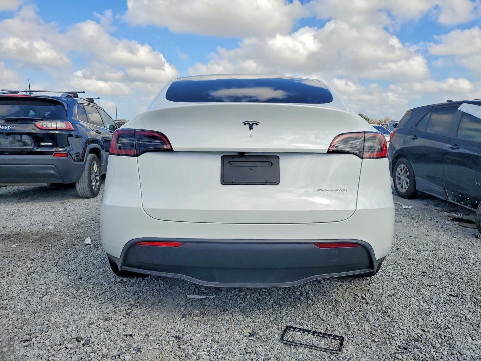 2025 Tesla Model Y მანქანა იყიდება აუქციონზე, vin: 7SAYGAEE2SF227884, აუქციონის ნომერი: 79630605
