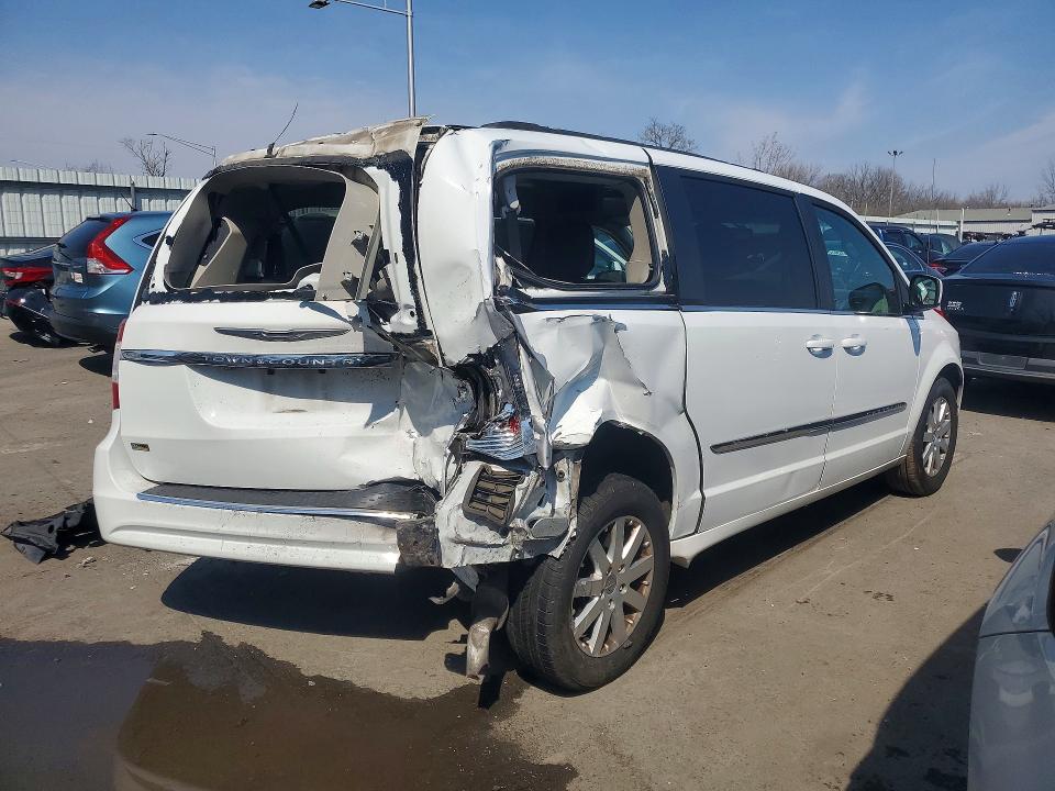 2015 Chrysler Town & Country მანქანა იყიდება აუქციონზე, vin: 2C4RC1BG0FR637130, აუქციონის ნომერი: 47610896
