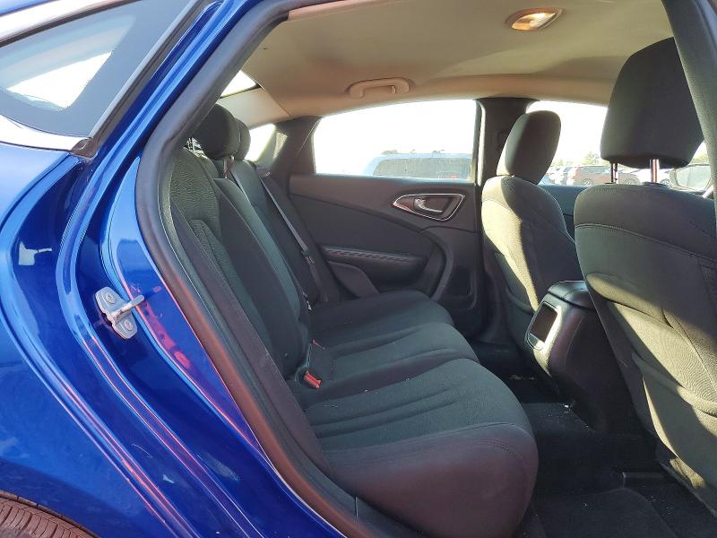 41602846 :رقم المزاد ، 1C3CCCABXFN692175 vin ، 2015 Chrysler 200 مزاد بيع