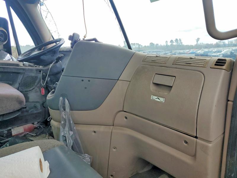 79551465 :رقم المزاد ، 1FUJGEBG1ASAT5199 vin ، 2010 Freightliner Cascadia مزاد بيع